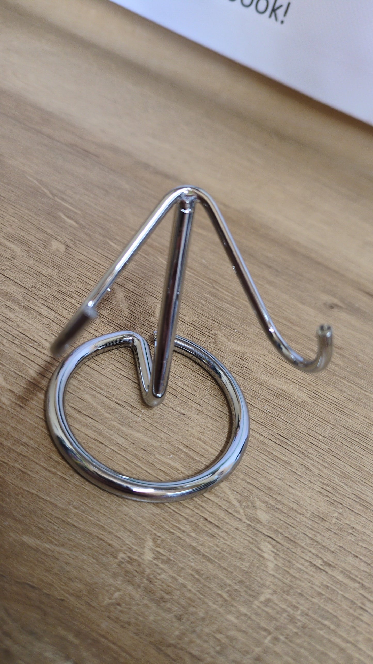 Silver metal stand ✨