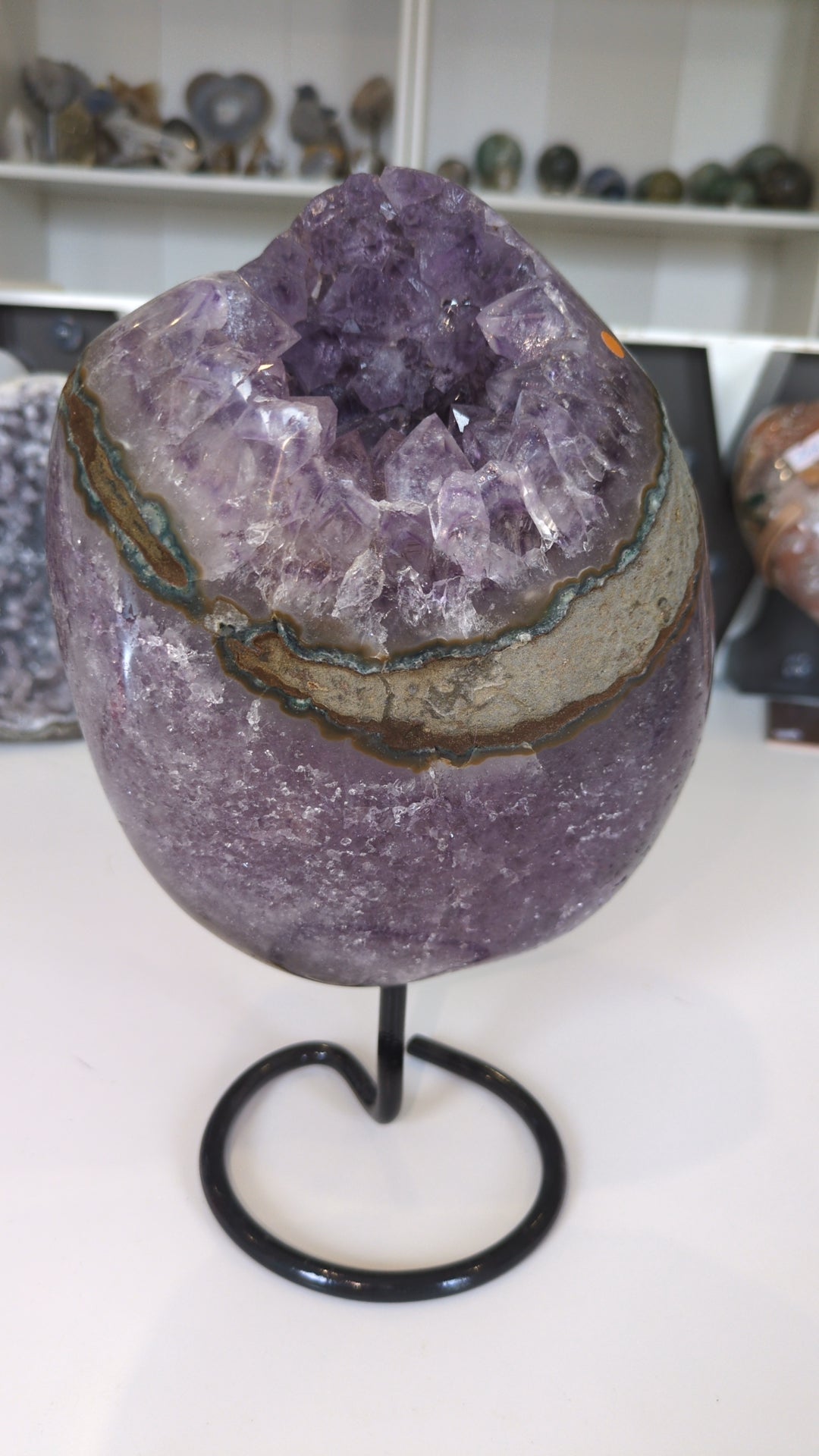 Large amethyst geode on stand ✨