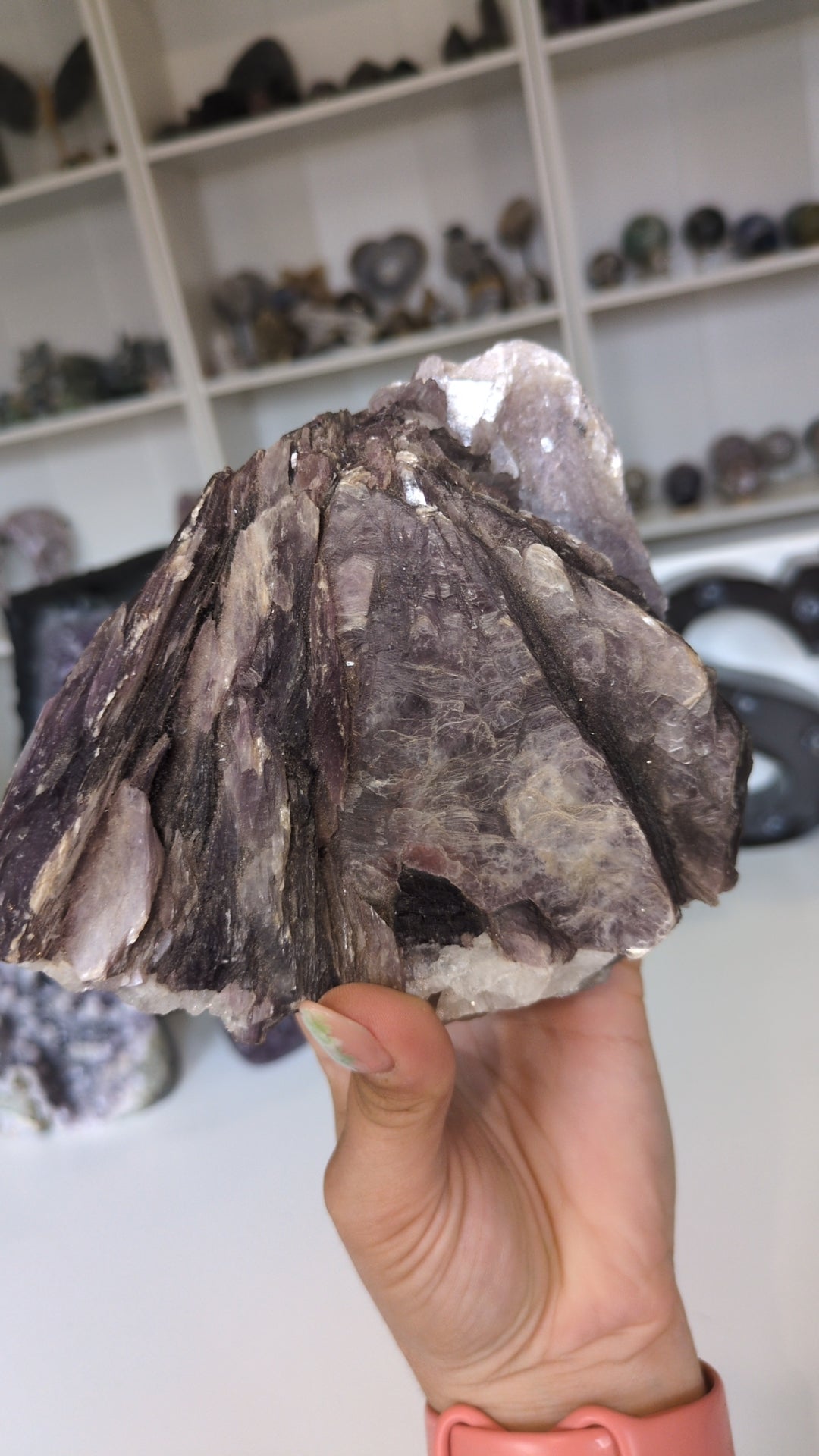 XL raw Mica with quartz ✨