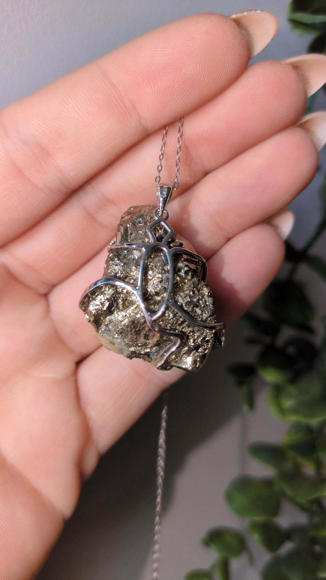 Pyrite pendant ✨