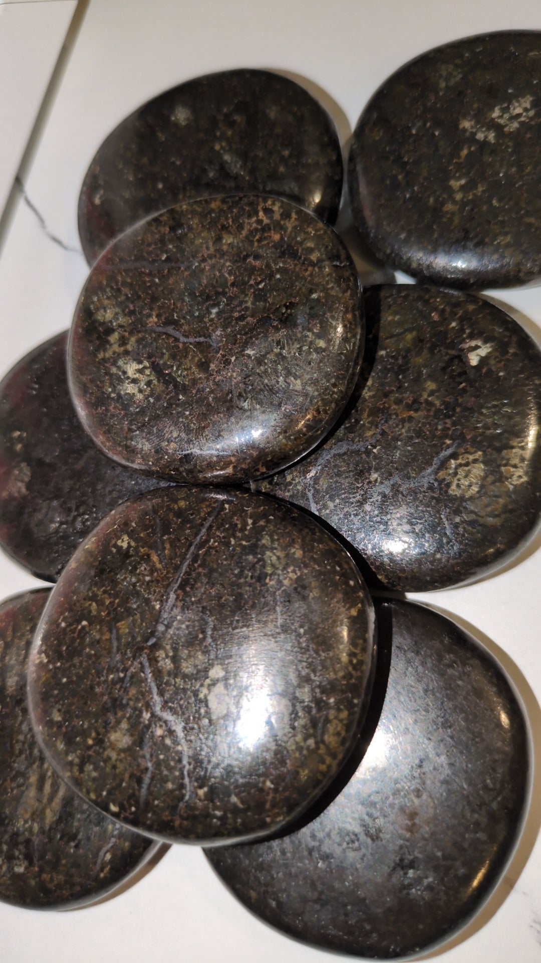 Nuummite Flats ✨