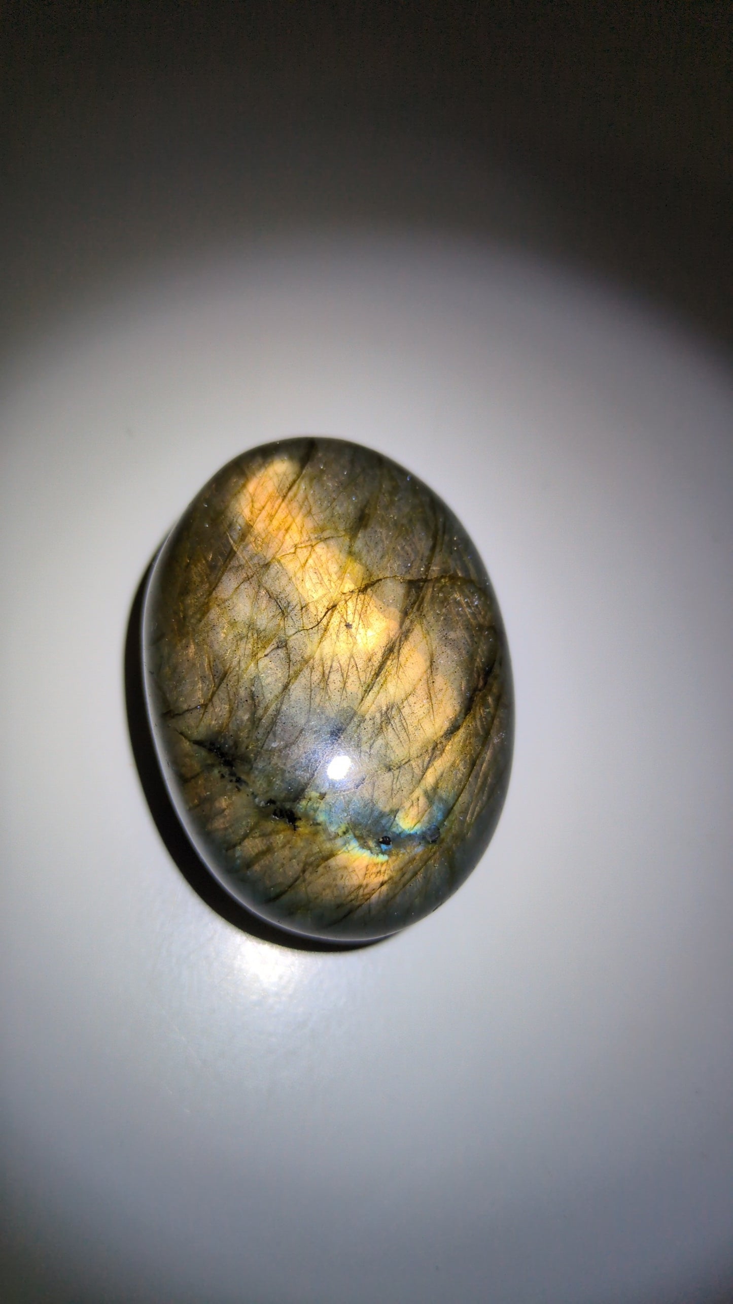Labradorite palm ✨