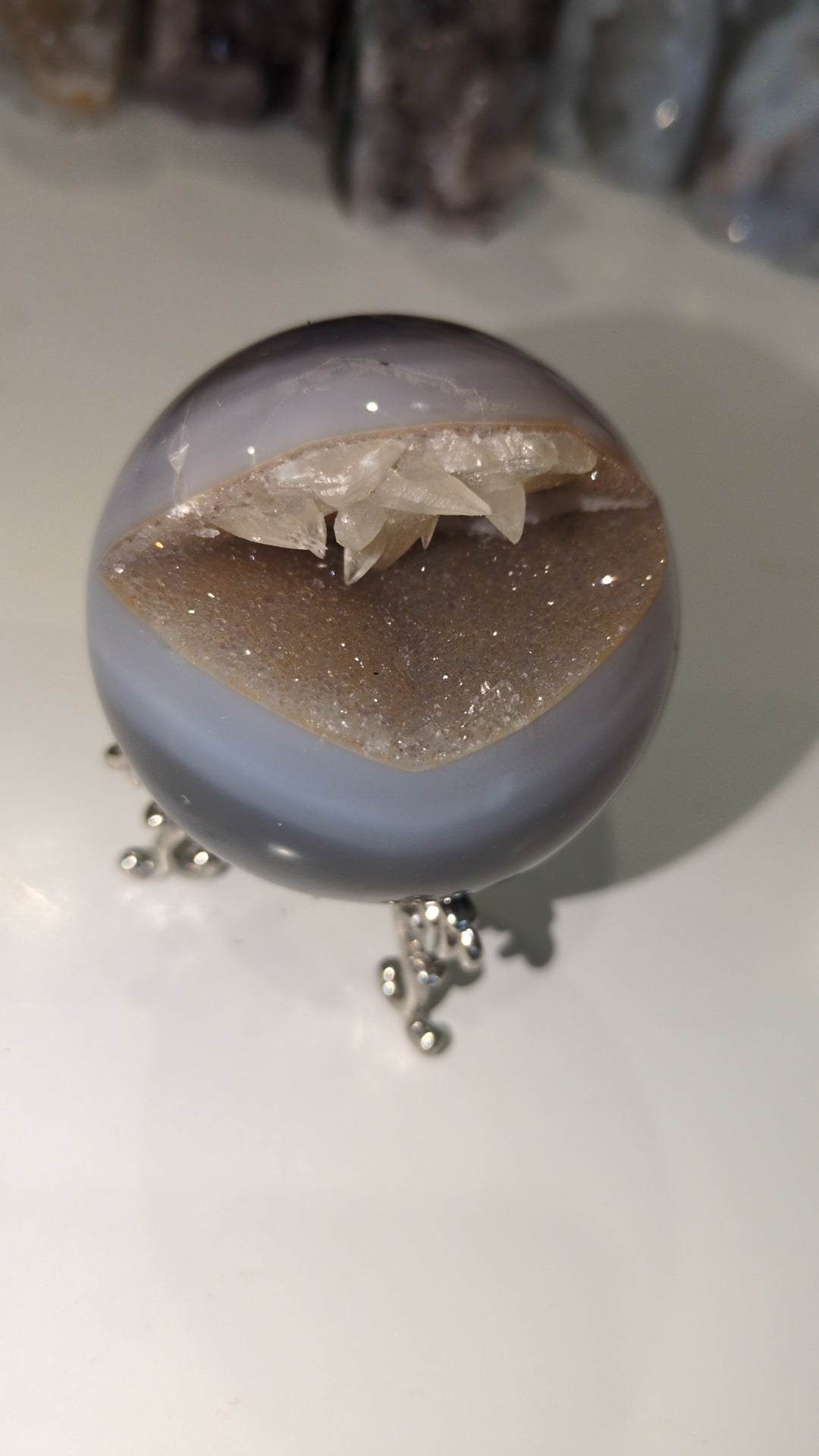 Druzy agate with calcite growth ✨