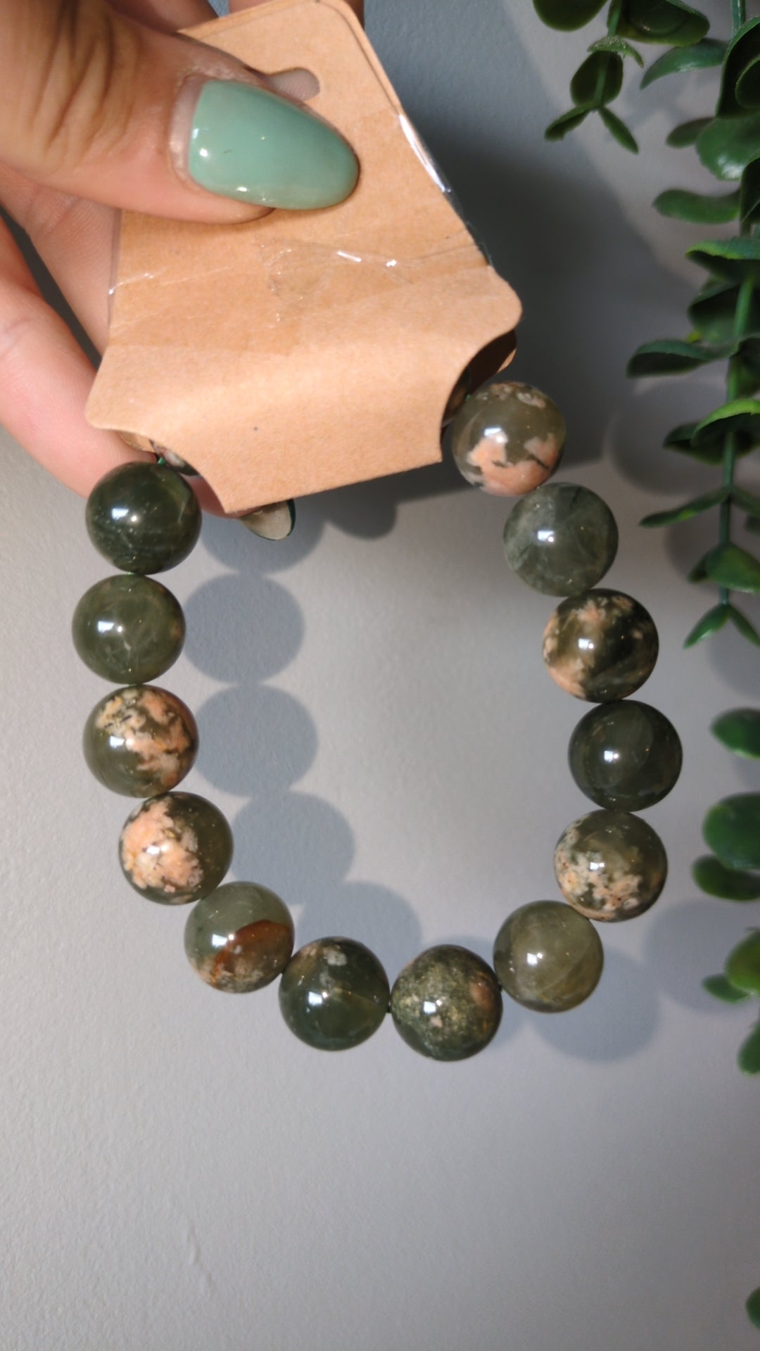 Green tourmaline and sunstone bracelet ✨
