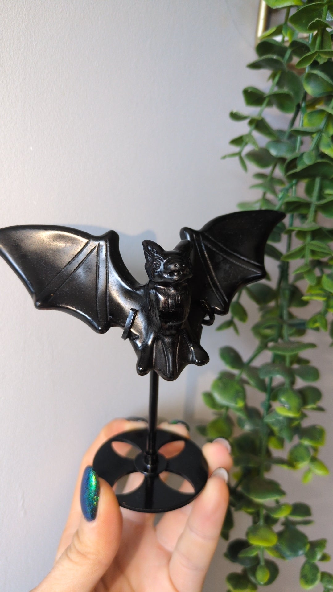 Obsidian bat on stand 🦇