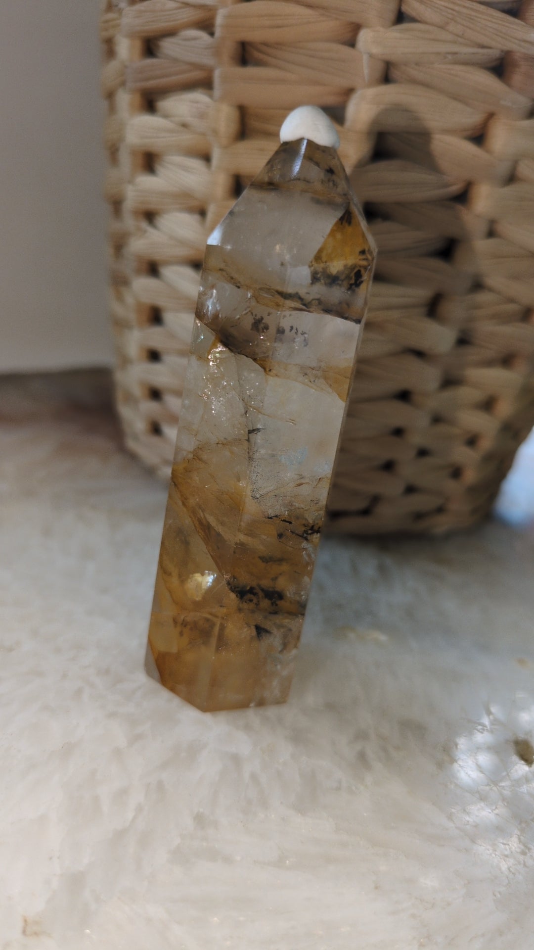 Golden healer with dentrite Inclusions