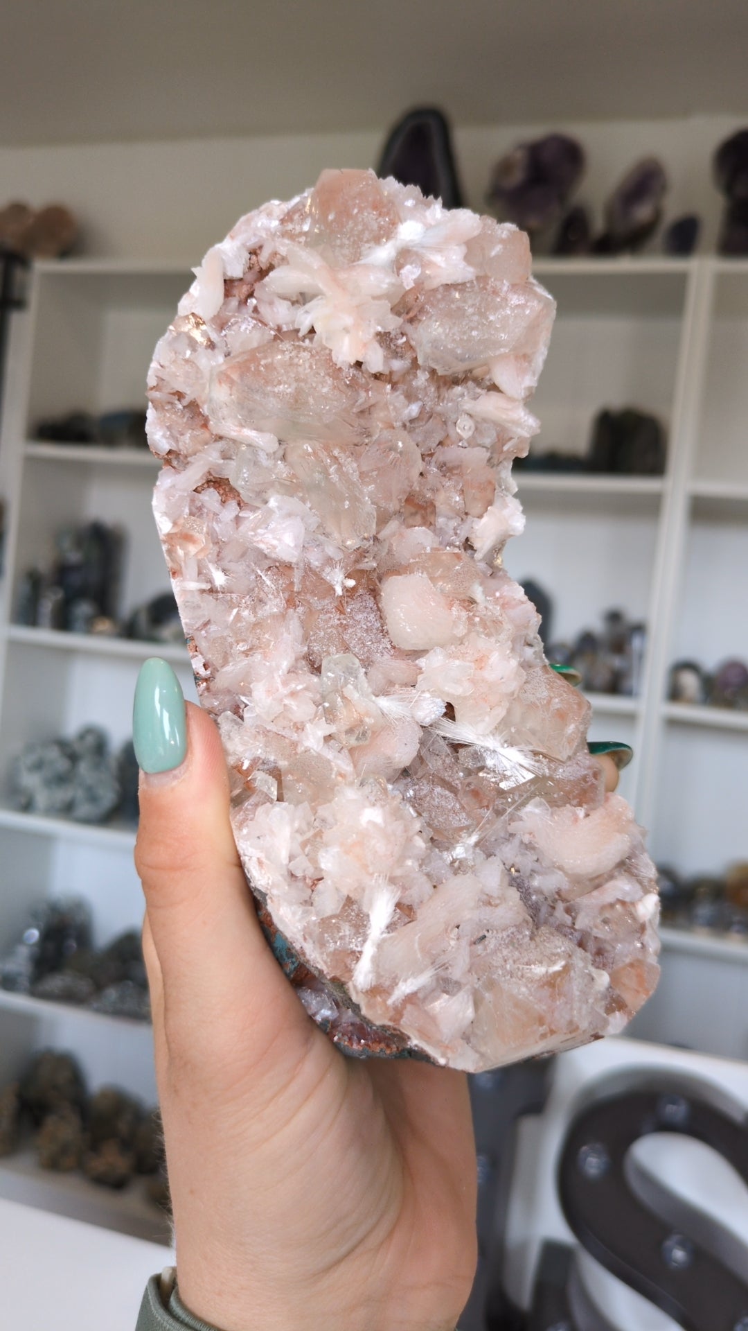 'Strawberry milkshake' Apophyllite ✨G
