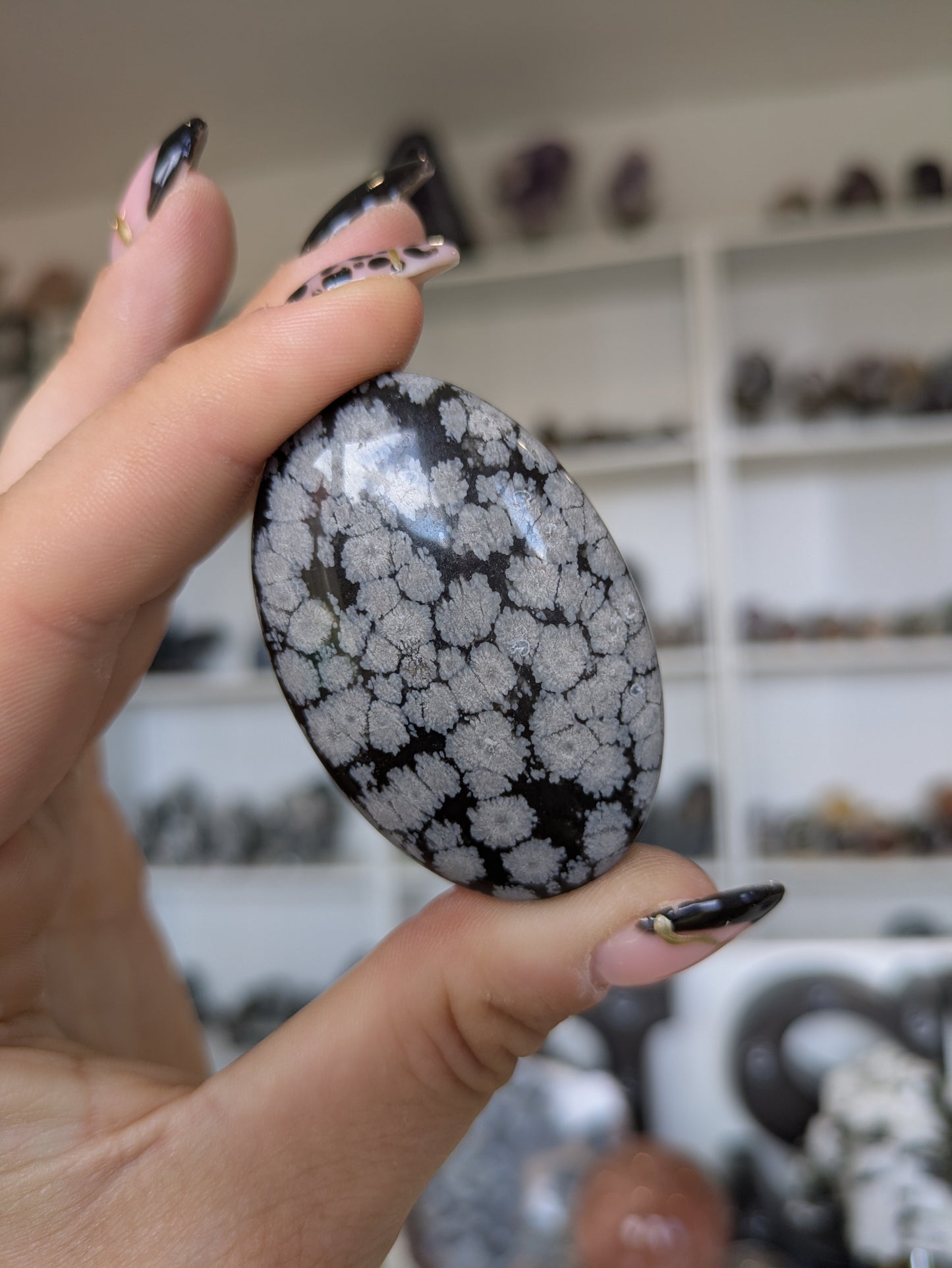 Snowflake obsidian palm ✨