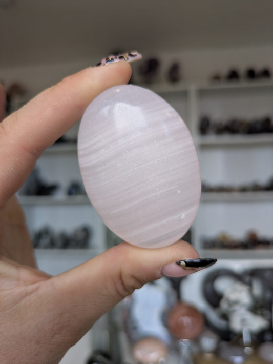 Pink calcite palm ✨
