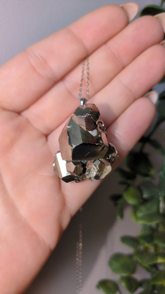 Pyrite pendant ✨