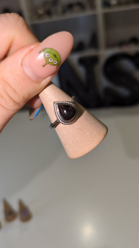 Garnet ring ✨