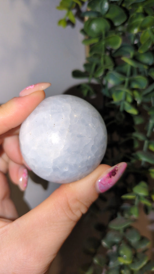 Blue calcite round palm 👍