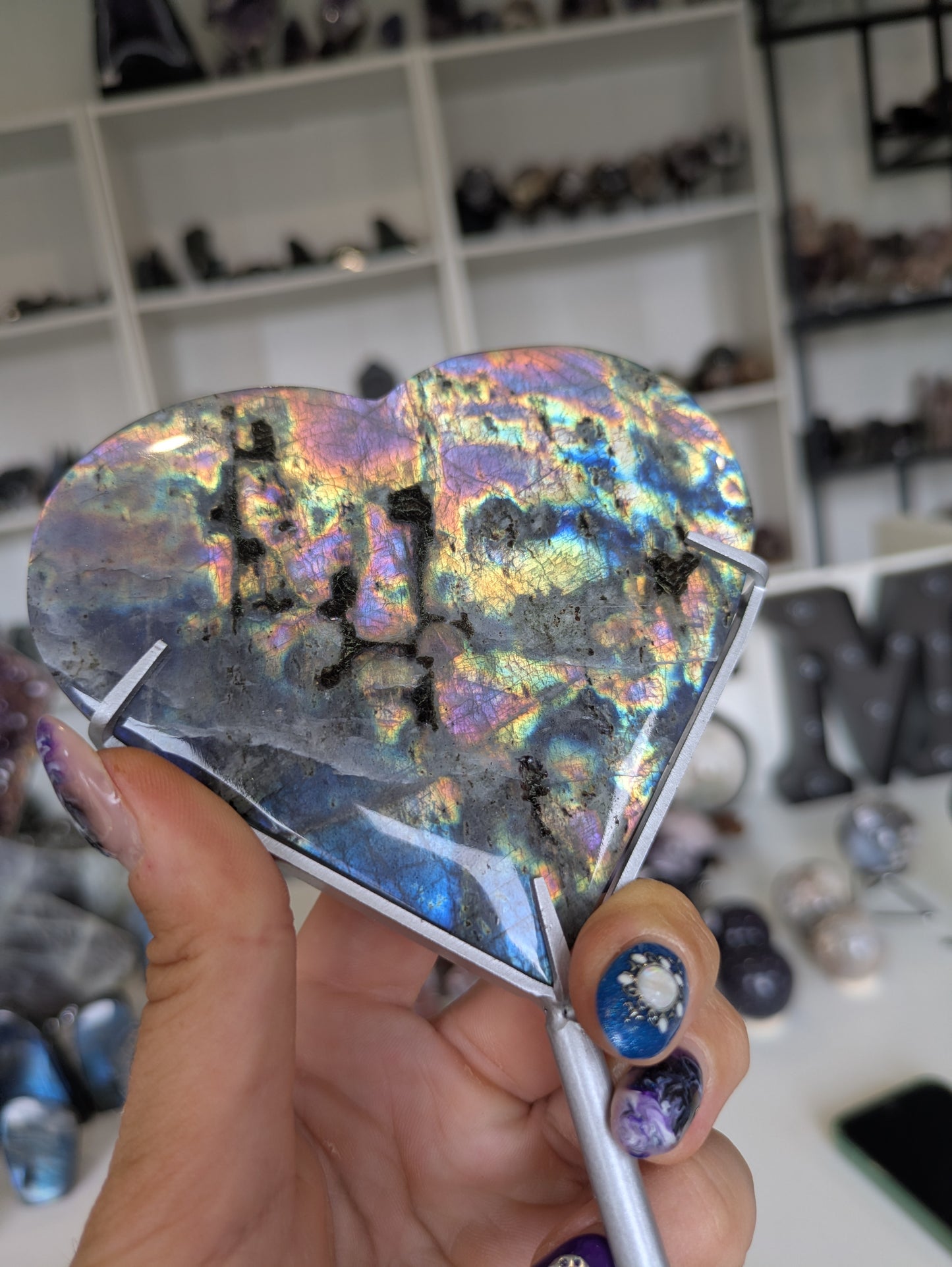 Labradorite heart on stand ✨