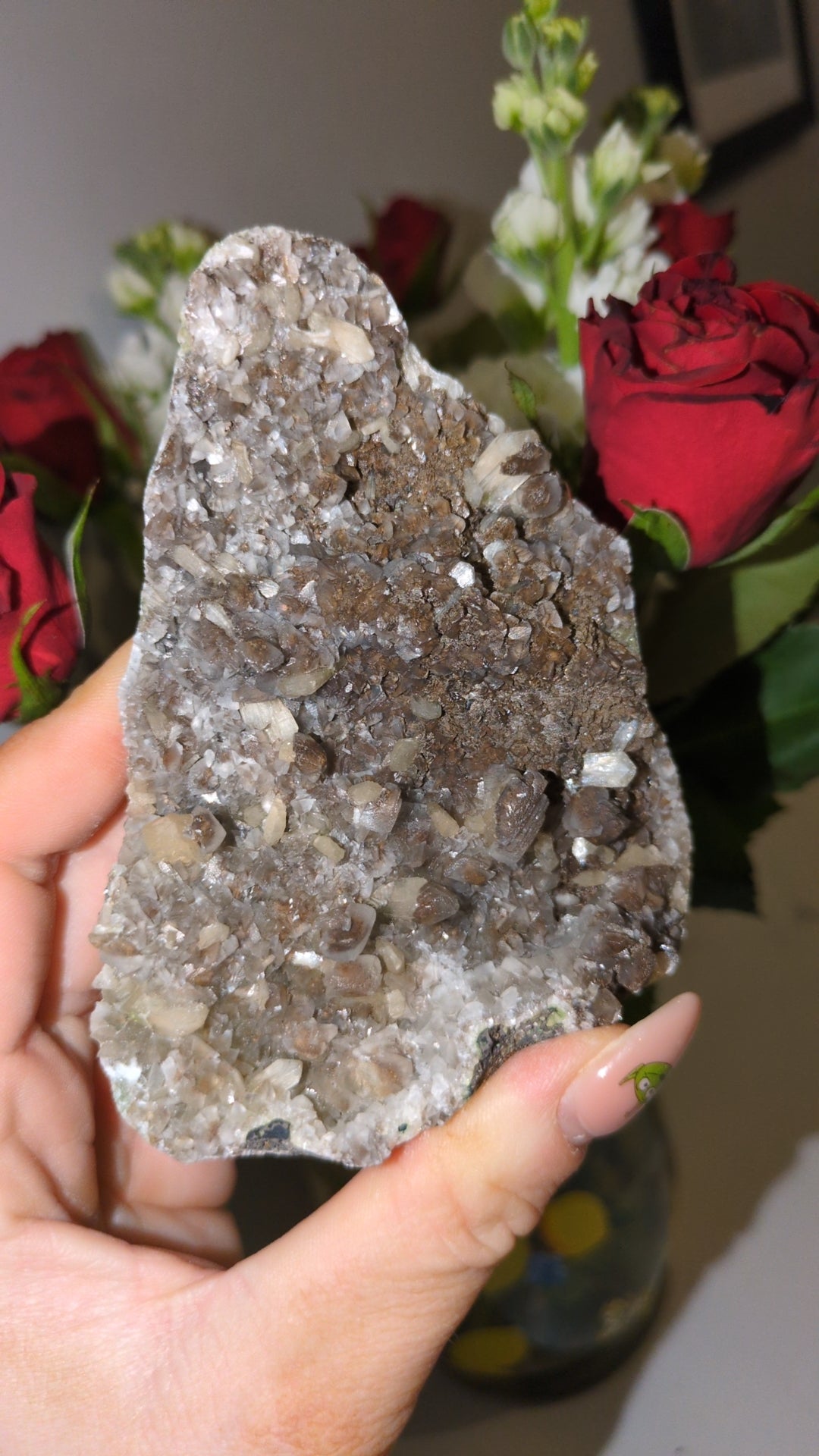 Calcite with Stilbite on brown chalcedony ✨