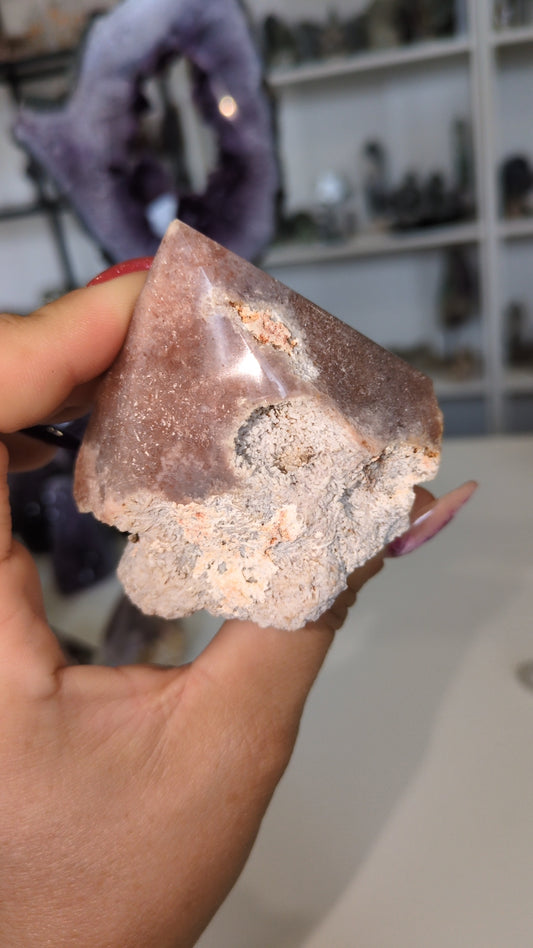 Pink amethyst half raw half polished ✨