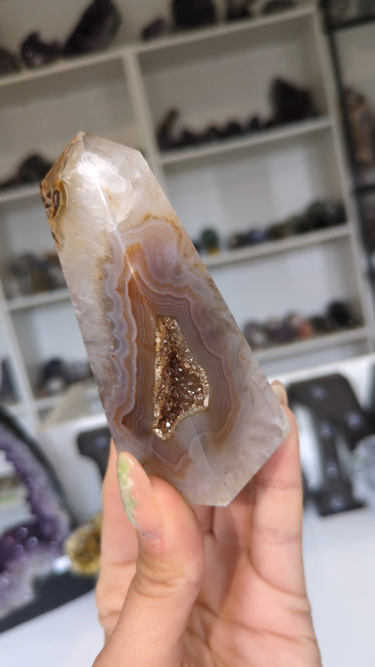 Agate tower with brown colours ✨