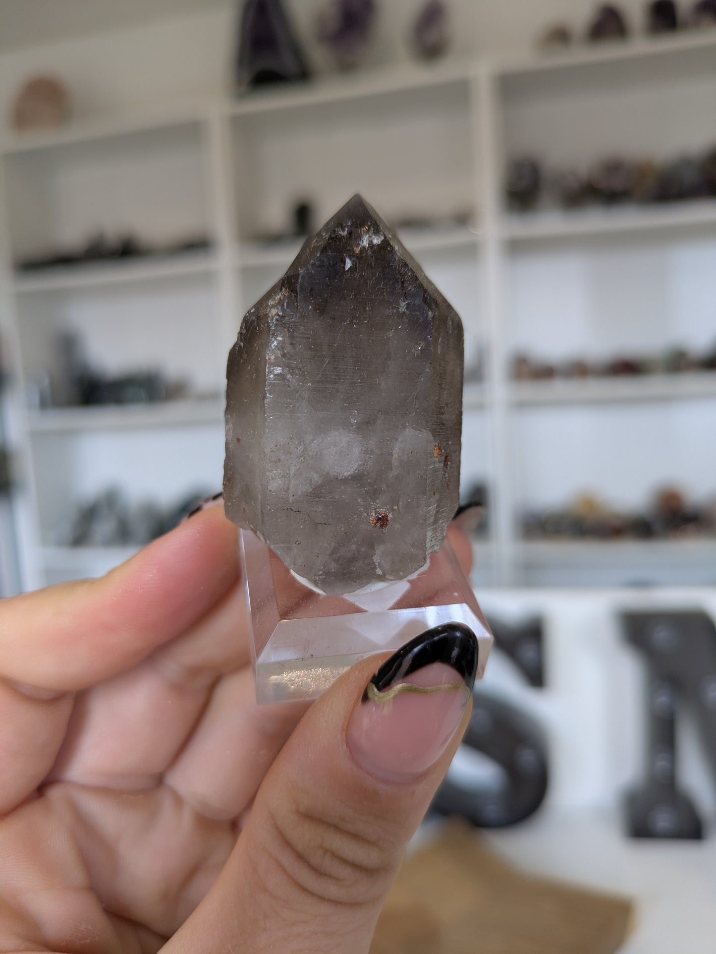 Raw smokey point with garnet ✨