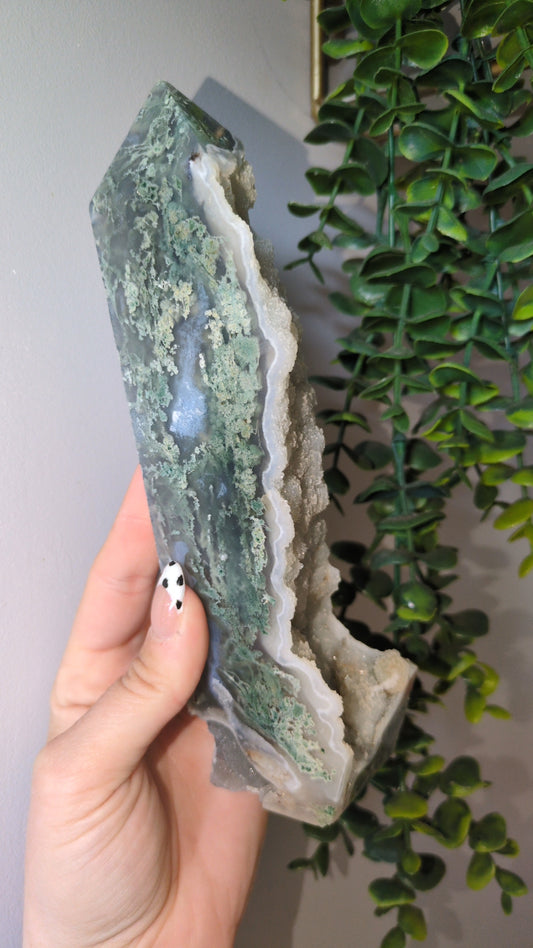 Druzy moss agate tower ✨