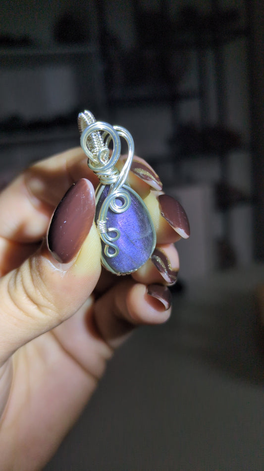 Labradorite pendant H ✨