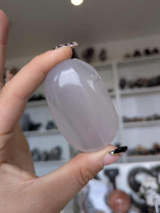 Lavender flourite palm ✨