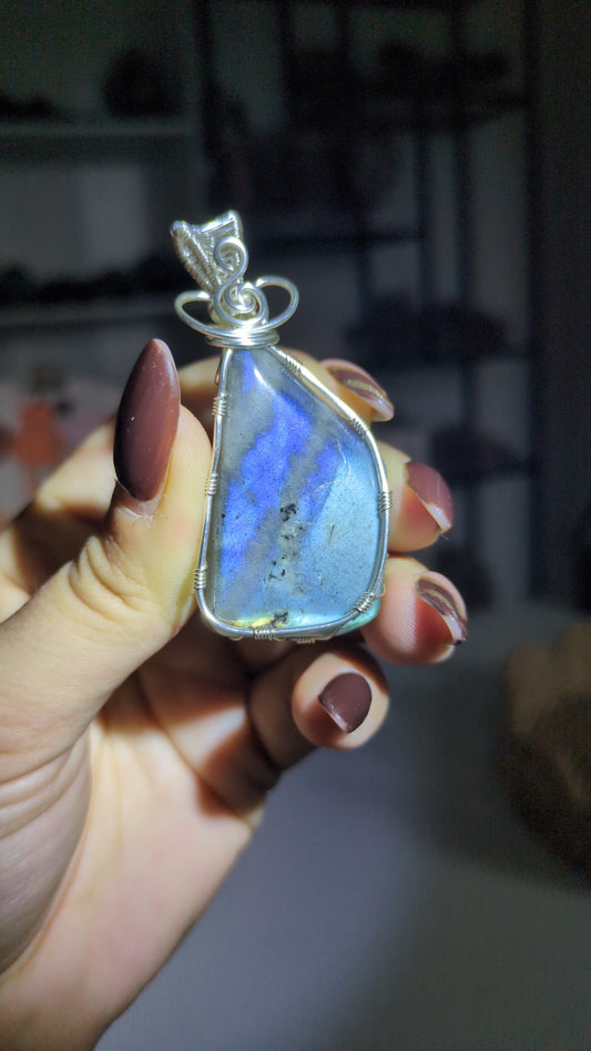 Labradorite pendant B ✨