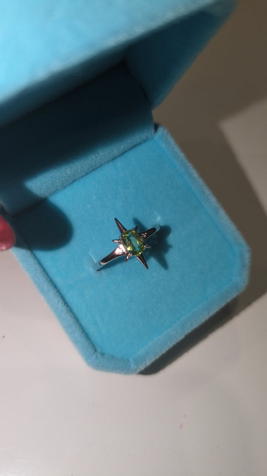 Green peridot ring ✨