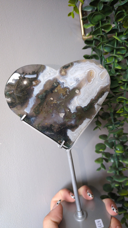 Moss agate heart on stand ✨