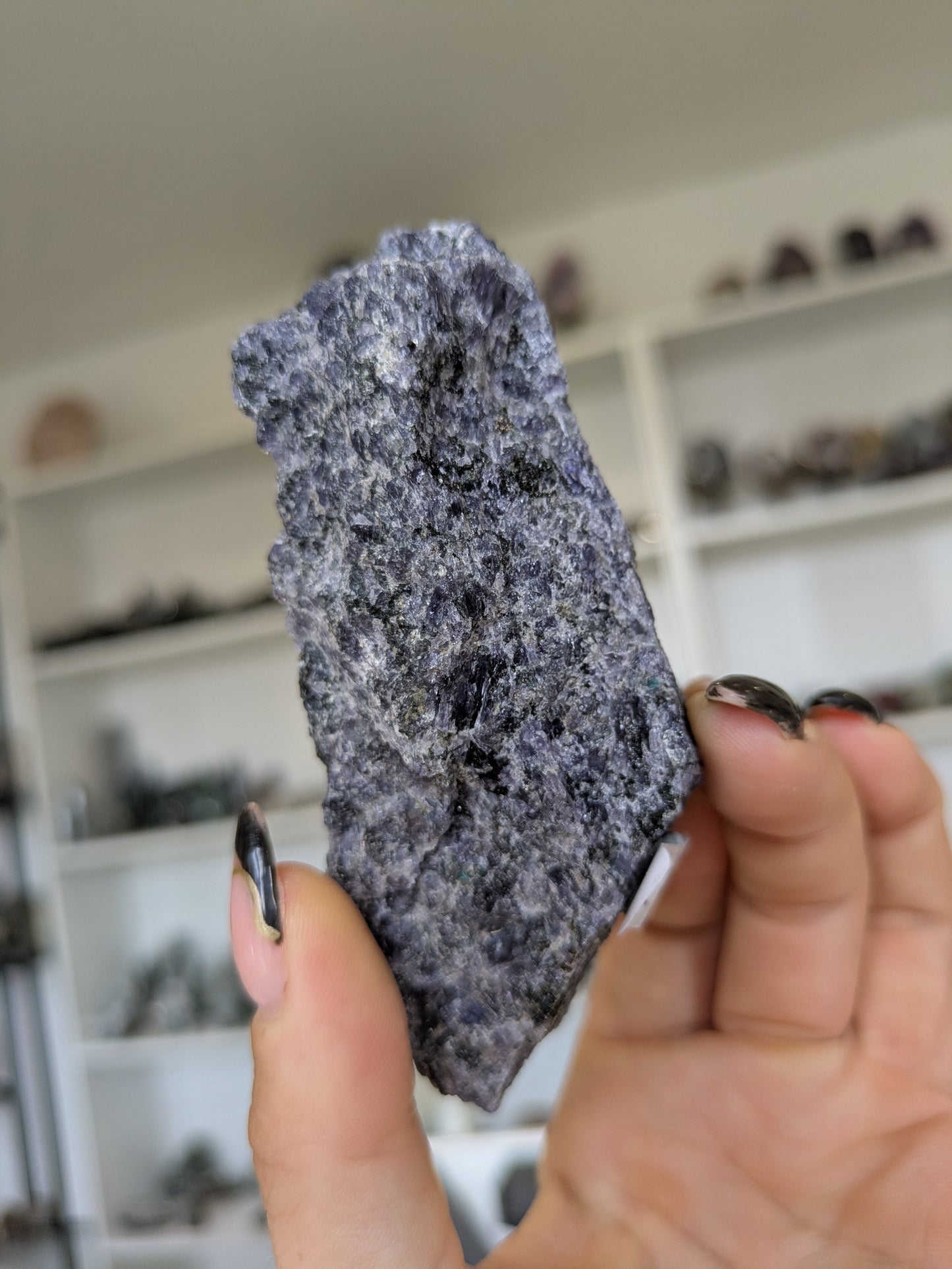 Raw iolite ✨