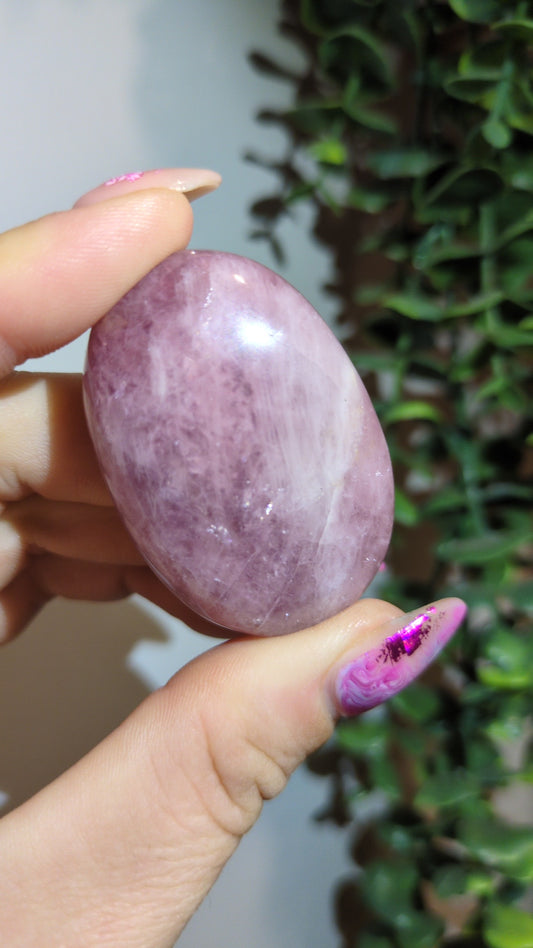 Lavender rose quartz small palm ✨