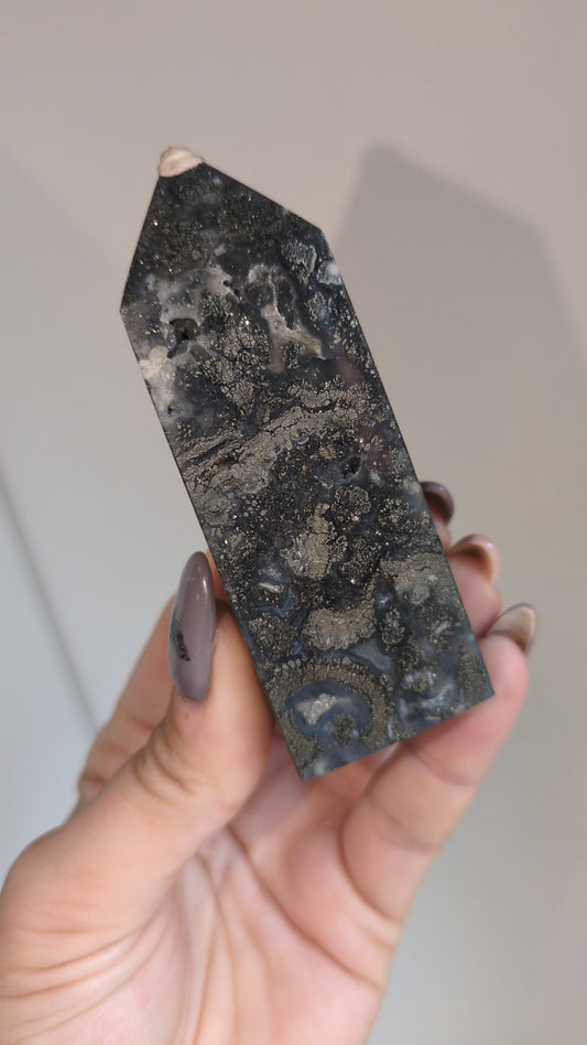 Pyrite and quartz tower ✨