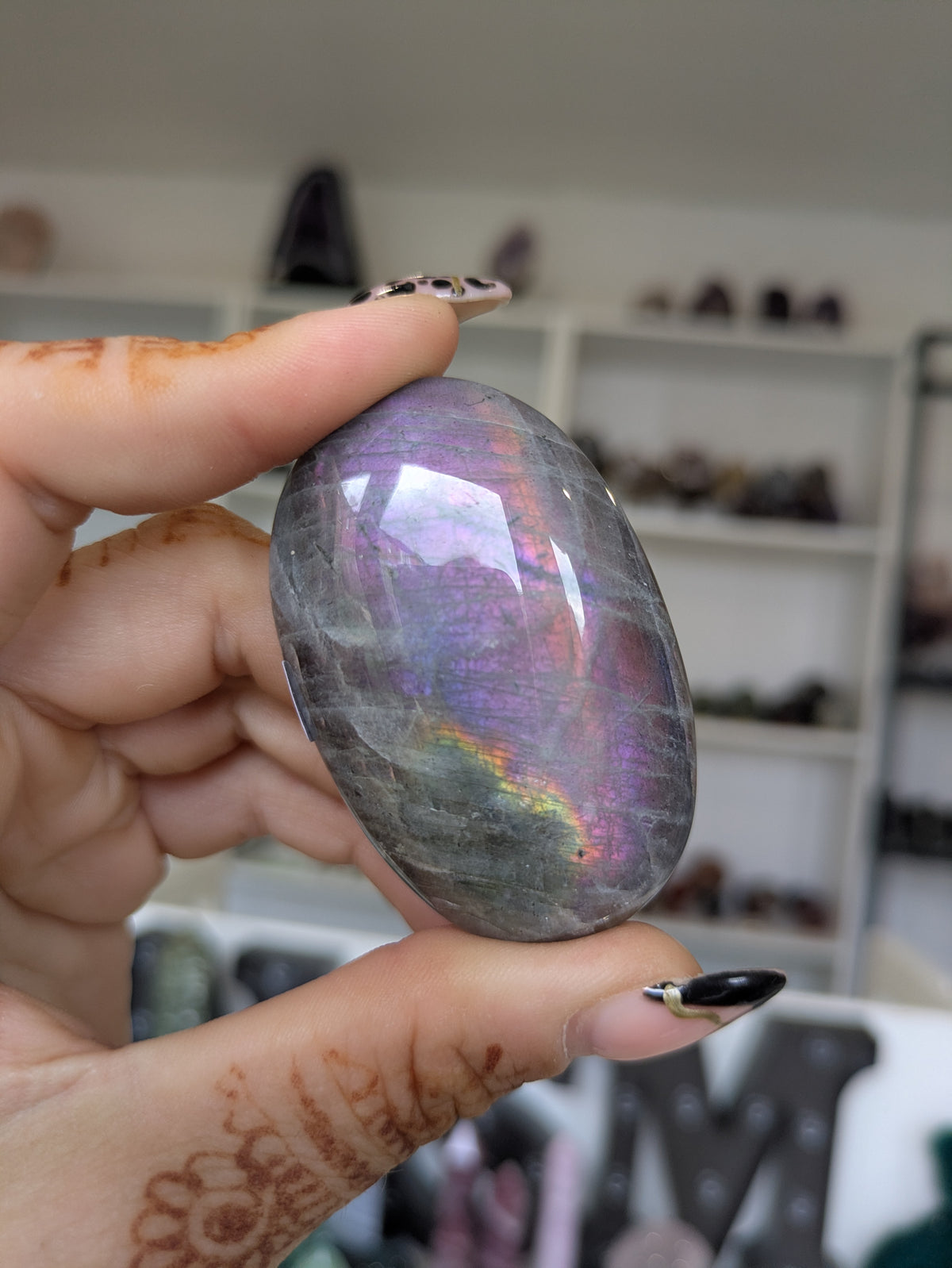 Labradorite palm ✨ E