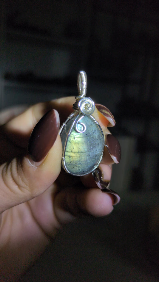 Labradorite pendant F ✨