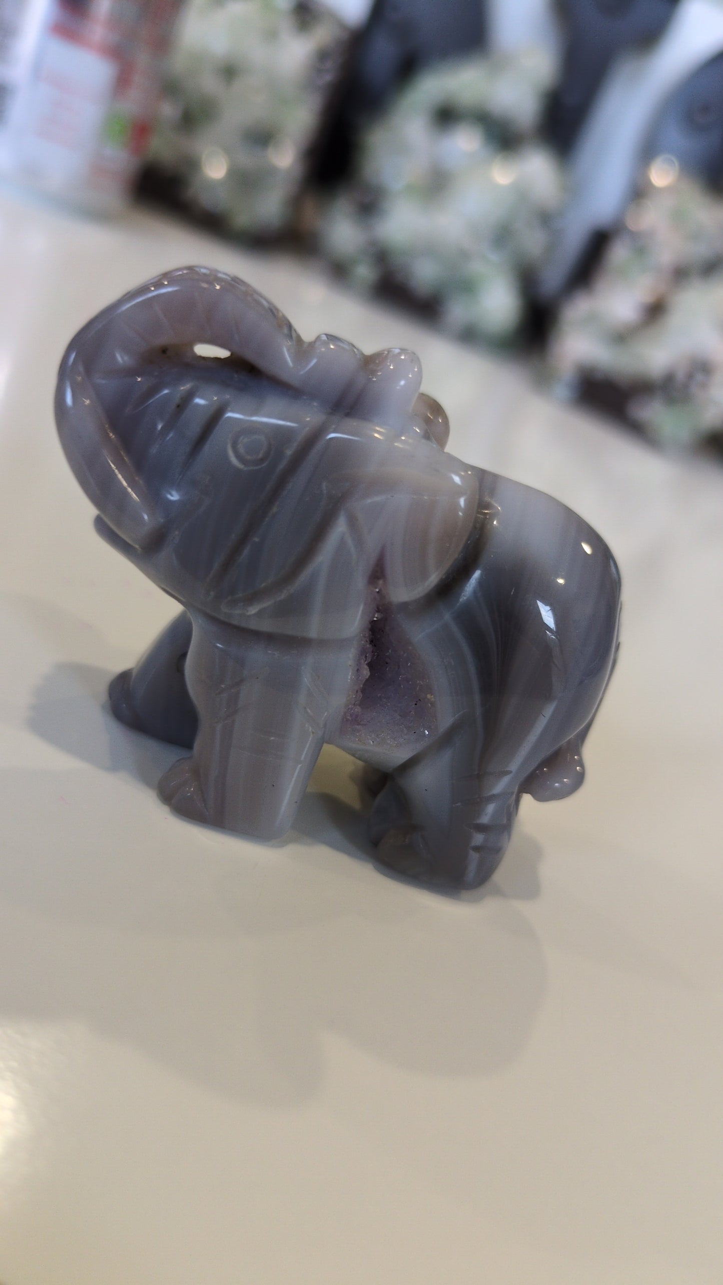 Agate with amethyst elephant 🐘