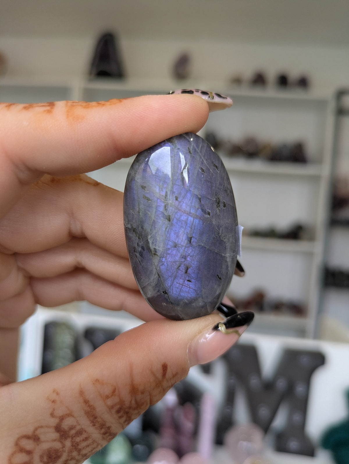 Labradorite palm ✨ X