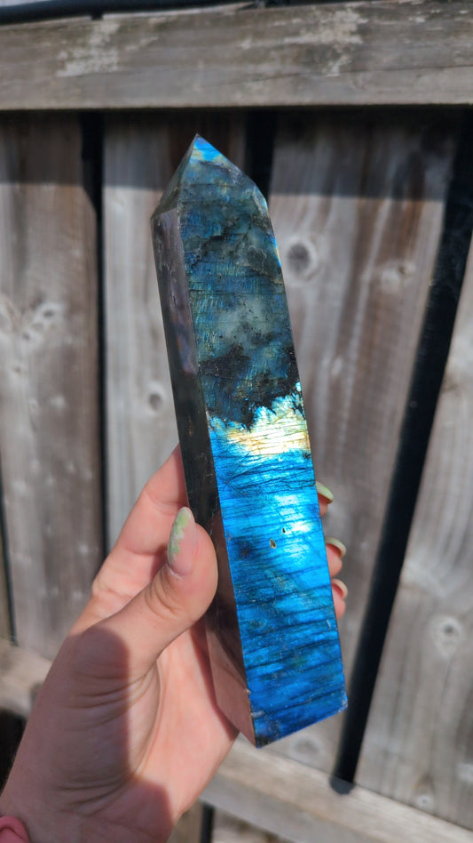 Blue flash labradorite tower ✨