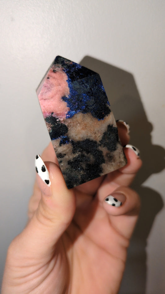 Cobaltoan calcite and azurite tower ✨