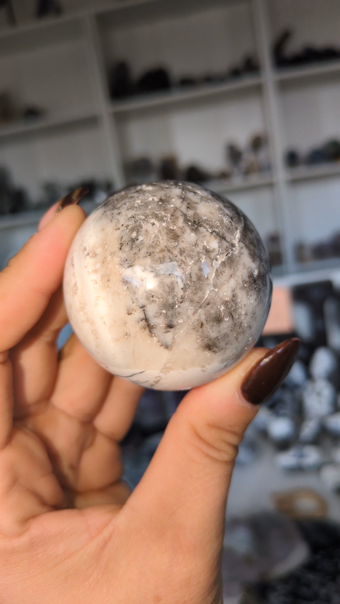 White snow agate with dentrite inclusions ✨