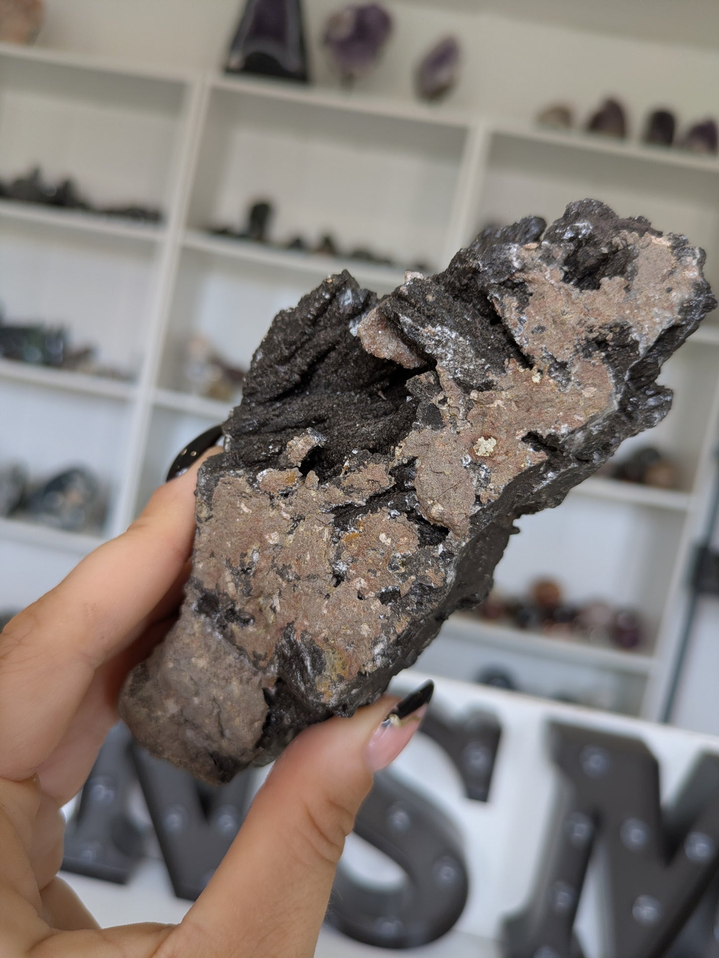 Black calcite ✨