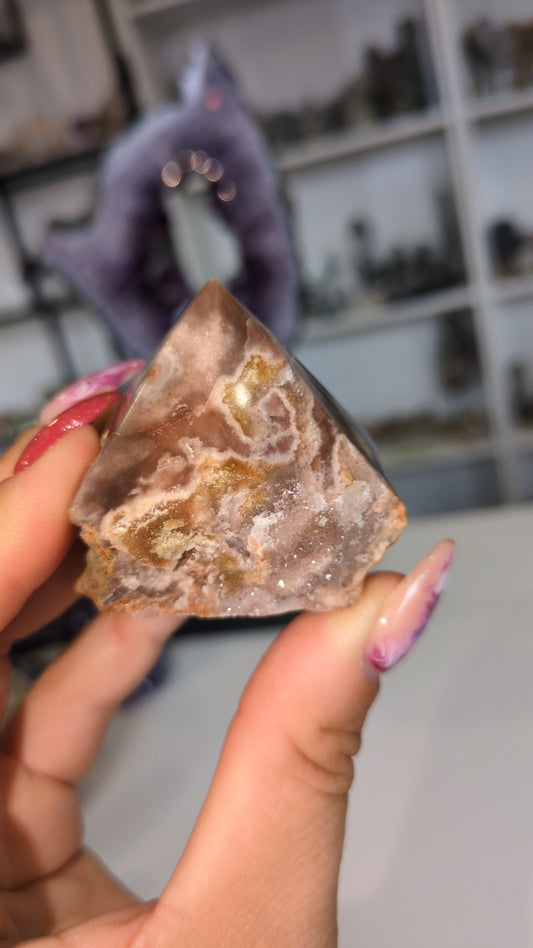 Pink amythest half raw half polished ✨