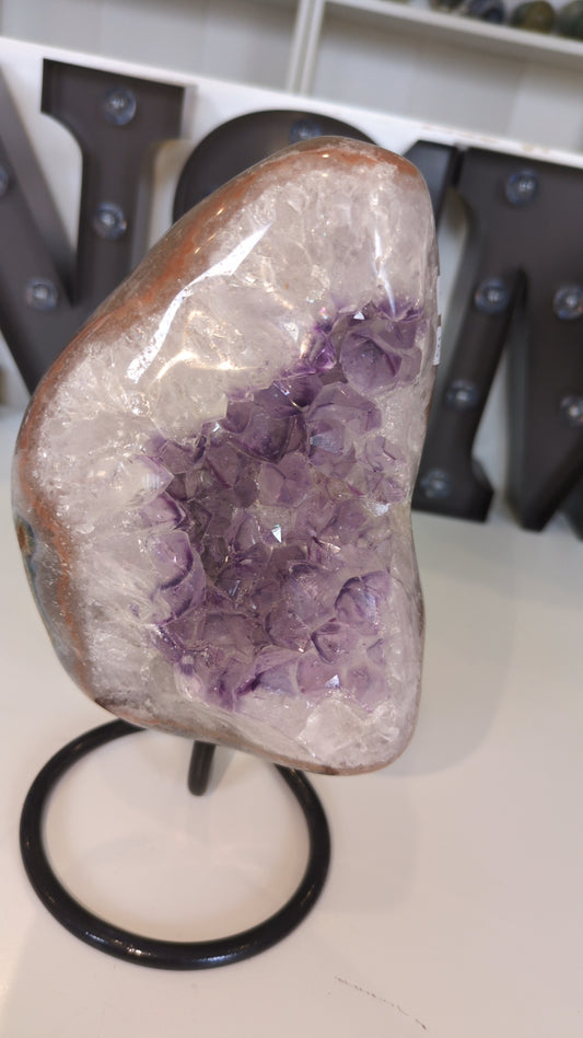 Amethyst on stand ✨