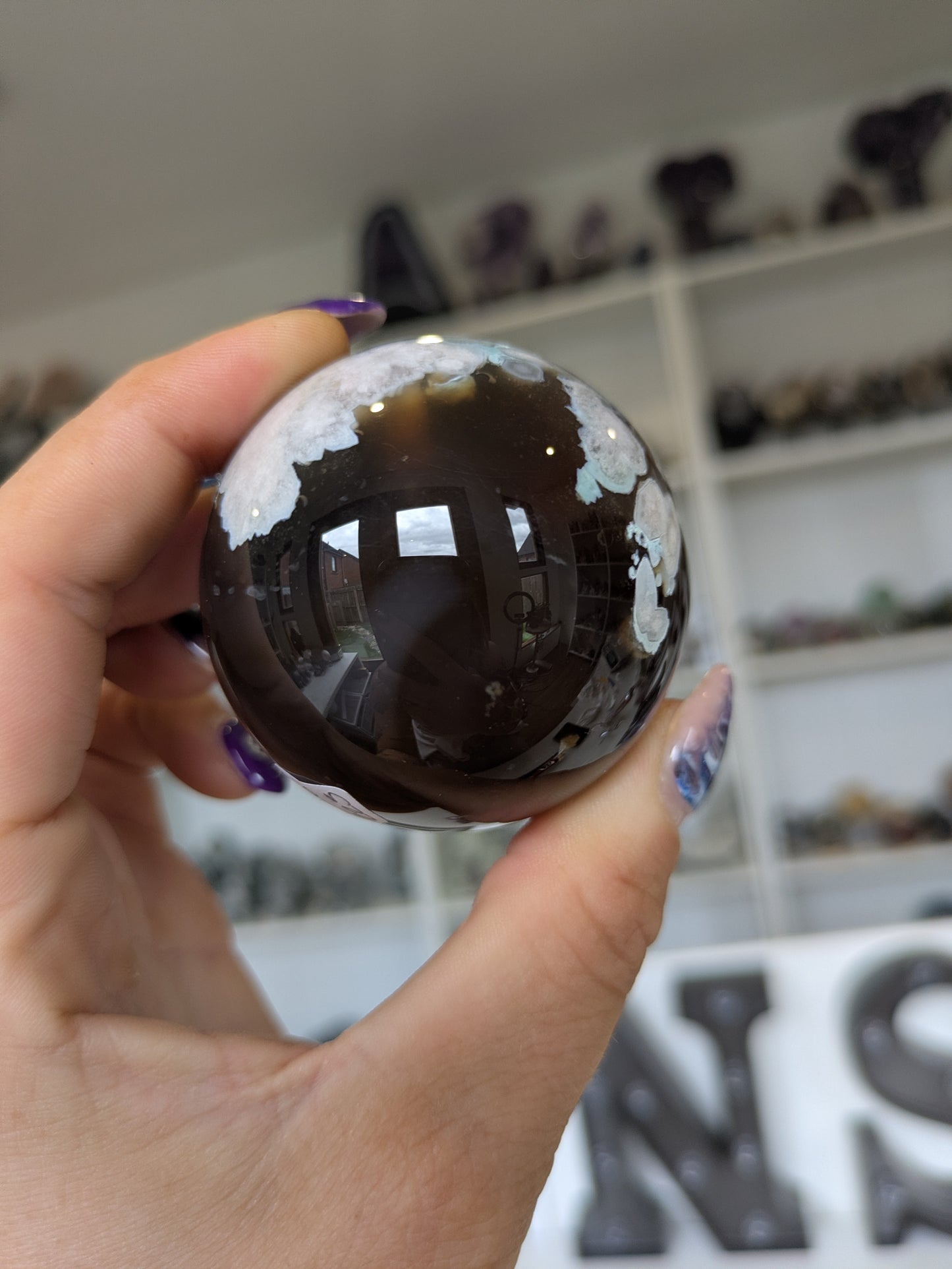 Black flower agate sphere ✨