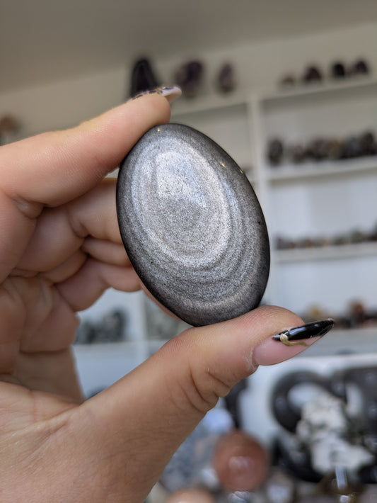 Silver obsidian palm ✨