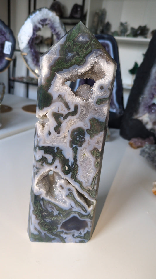 Large druzy moss agate tower ✨