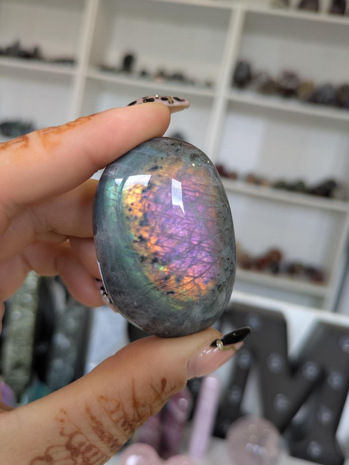 Labradorite palm ✨ C