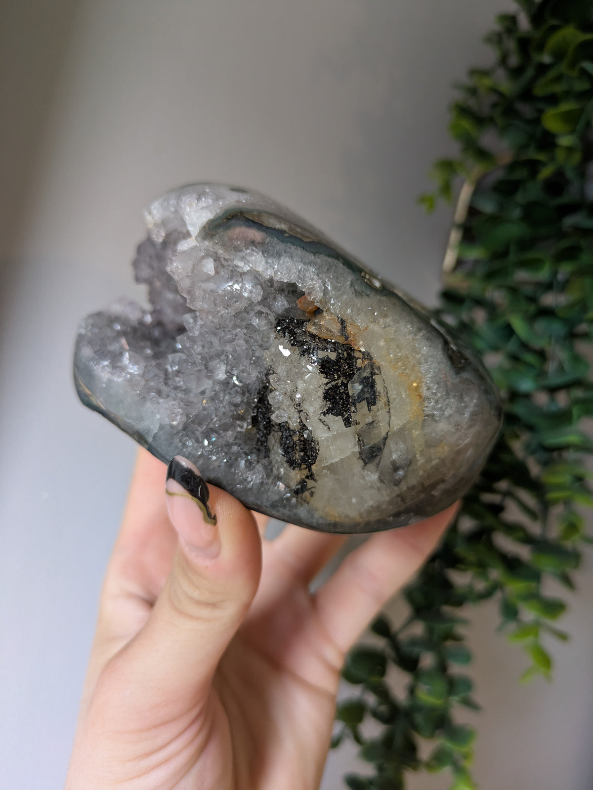 Amethyst small cave cut base ✨