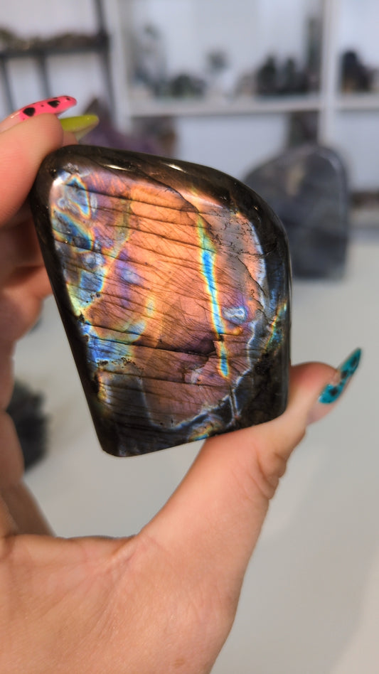 Labradorite (P)