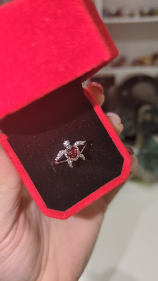 Garnet turtle ring ✨