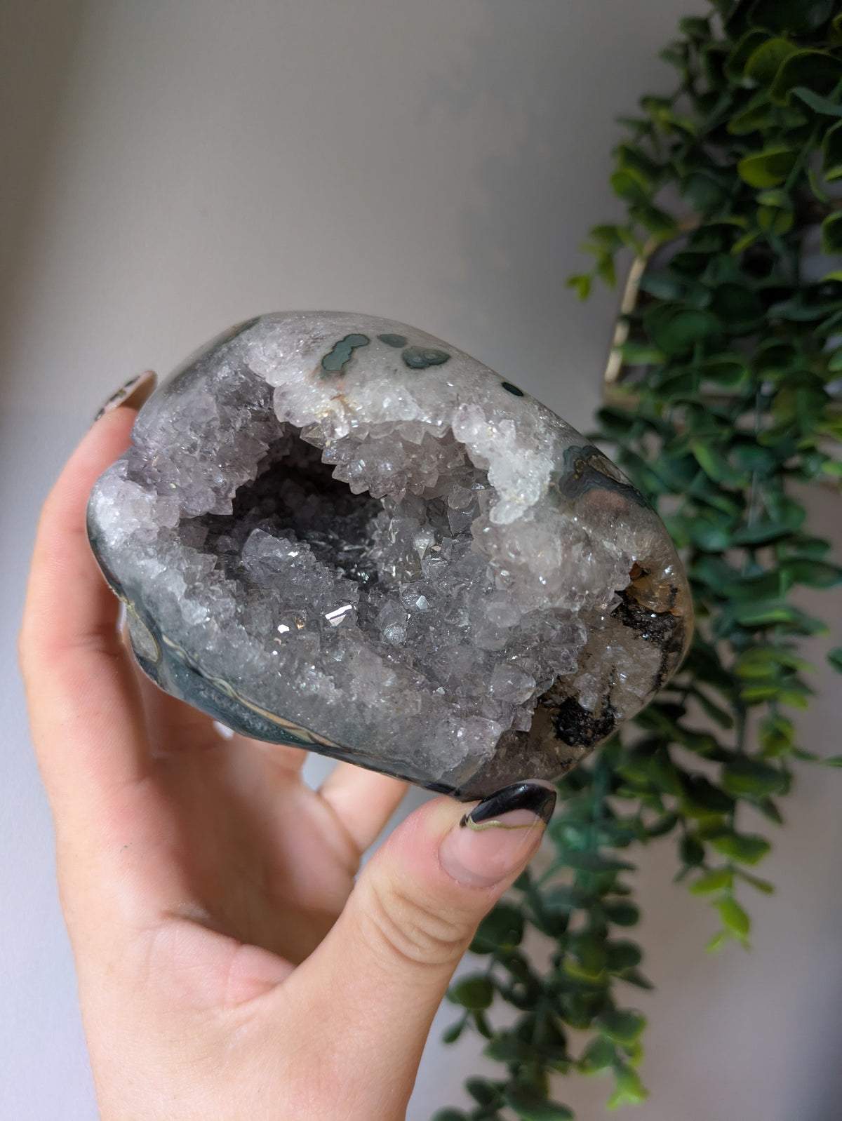 Amethyst small cave cut base ✨