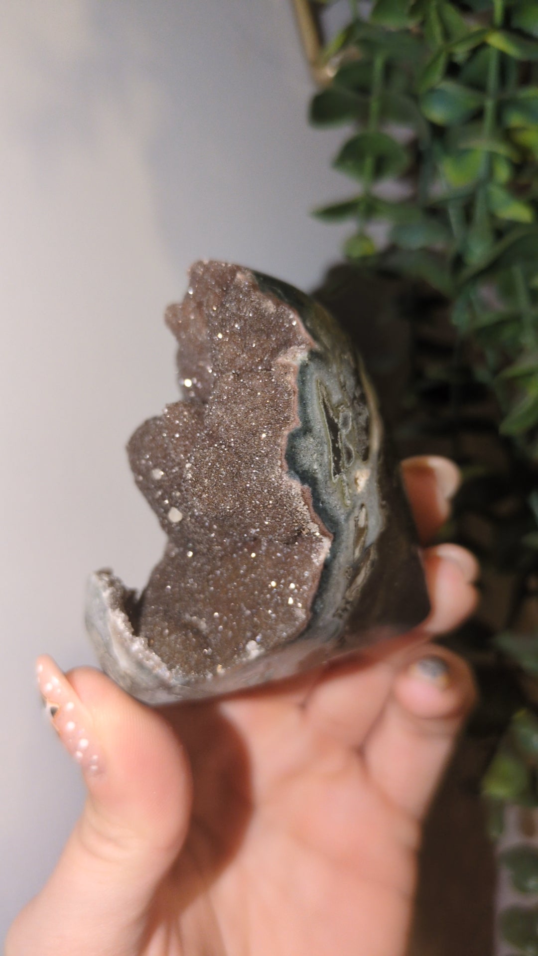 Dark red/ brown amethyst cut base ✨C