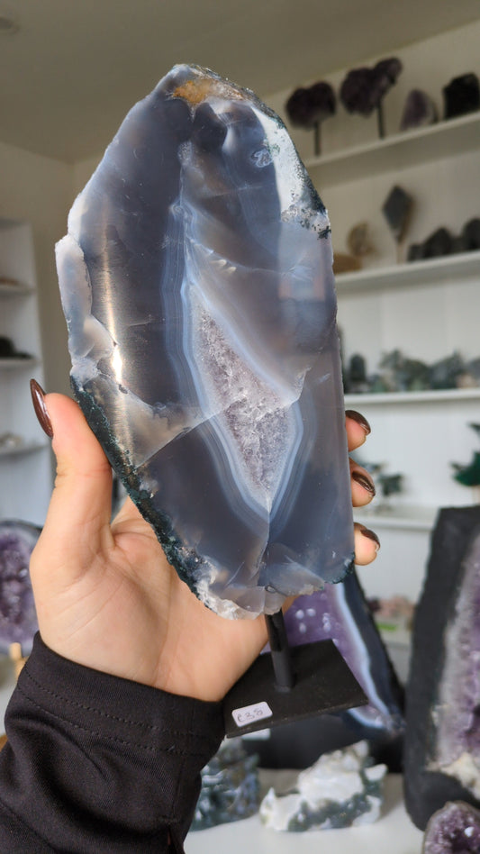 Agate on stand ✨ A
